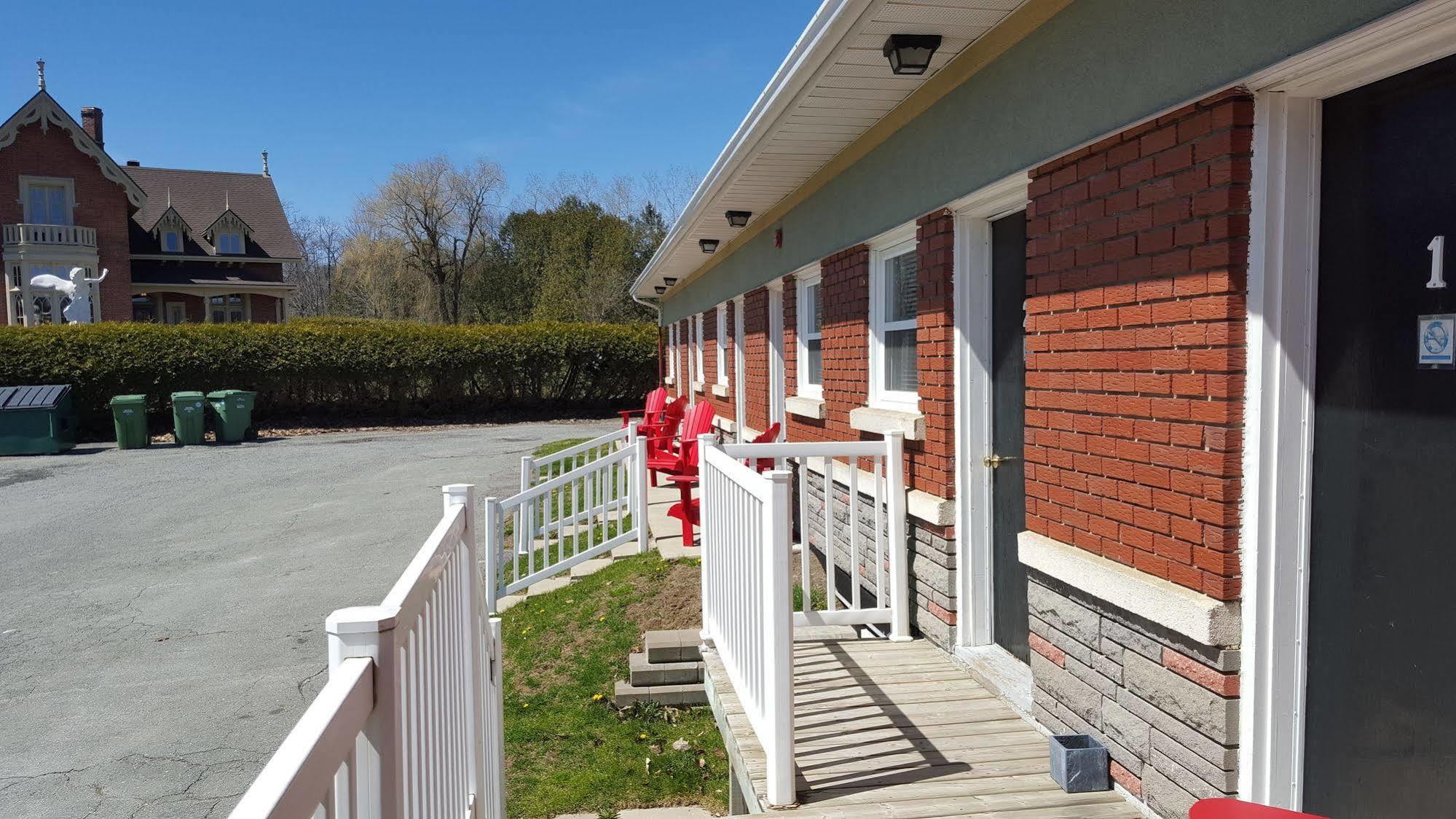 Motel Le Refuge Sherbrooke Exteriér fotografie